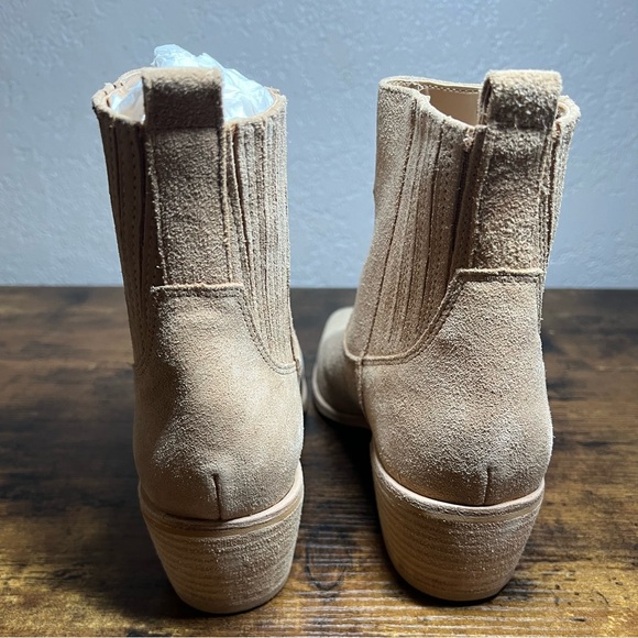 Donald pliner suede boots - Picture 14 of 15